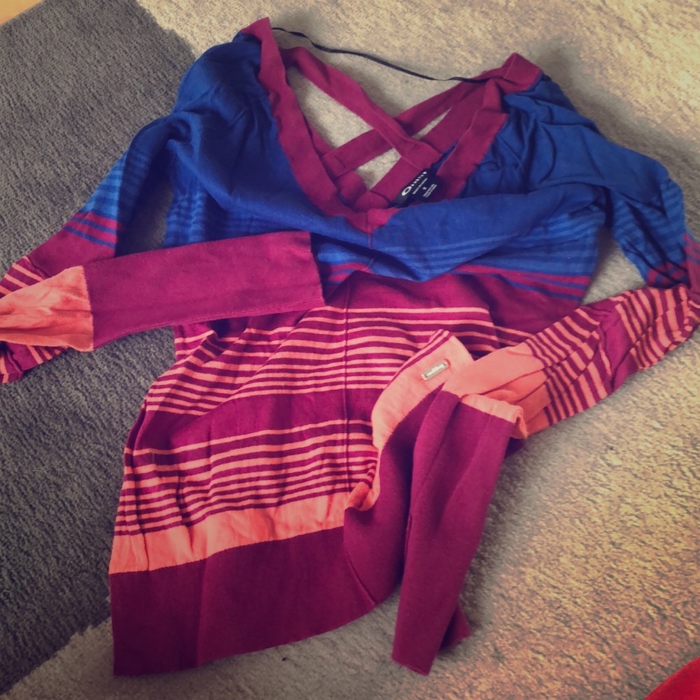 Oakley colorful double-v-neck top